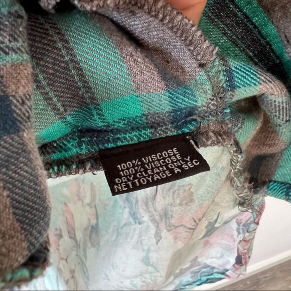 Tolani plaid floral back printed oversized flannel tunic - Picture 5 of 6